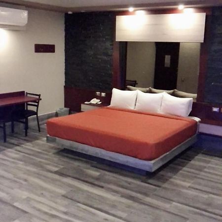 Hotel Plaza Arteaga Monterrey Buitenkant foto