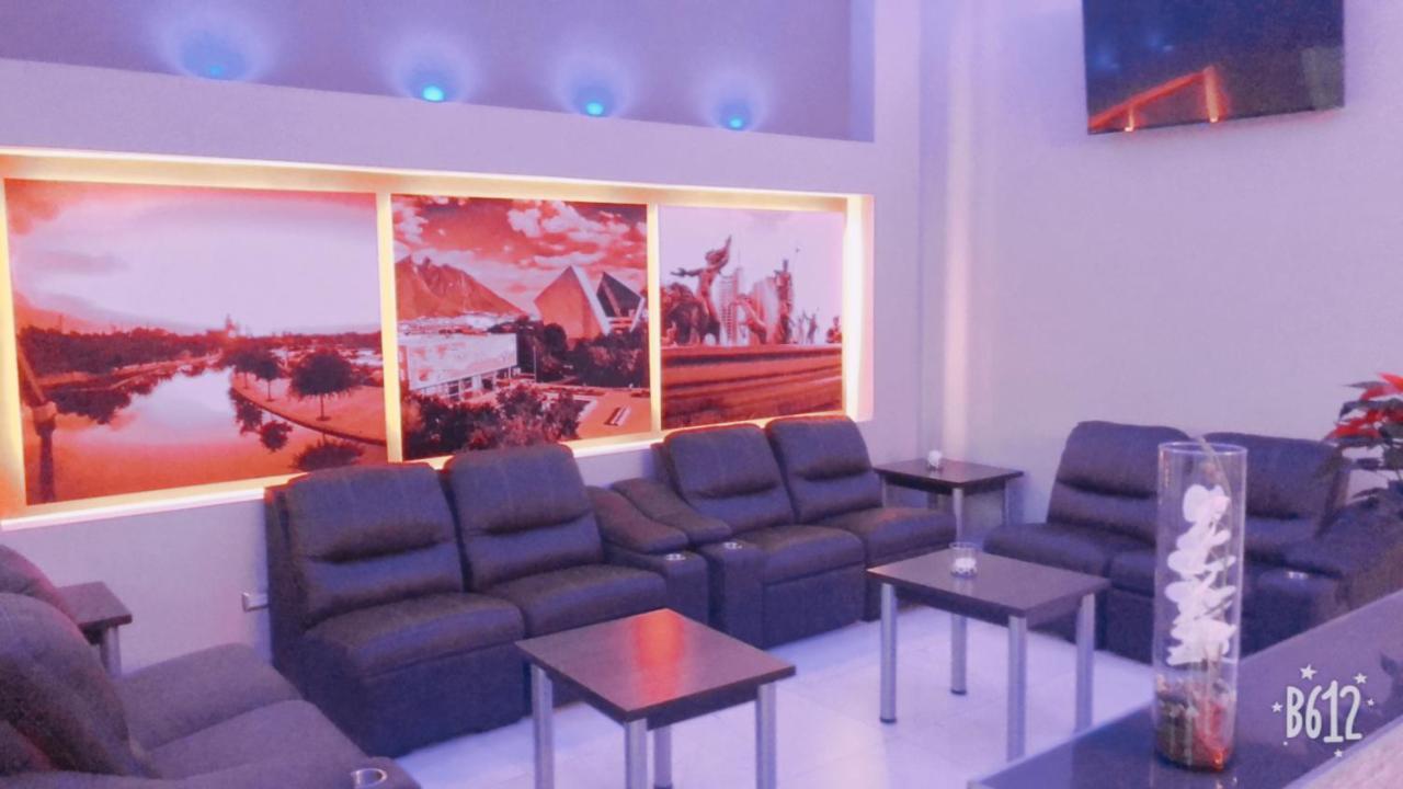 Hotel Plaza Arteaga Monterrey Buitenkant foto